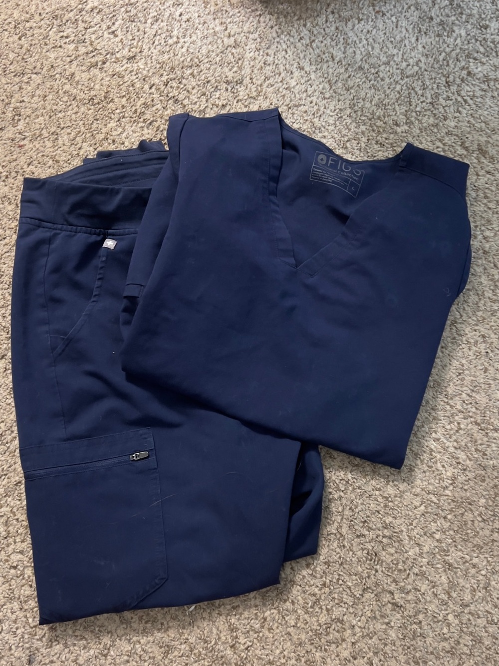 Women’s figs scrub set size L